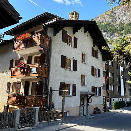 Chalet Medi Zermatt Bagian luar foto